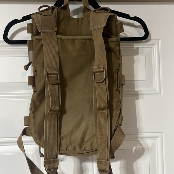 USMC Issued Camelbak Ambush™ 100oz Mil Spec Crux - Picture 3 of 7